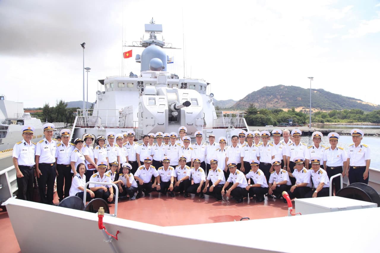 Đoàn đại biểu Ban liên lạc truyền thống Vùng 4 hành trình về nguồn