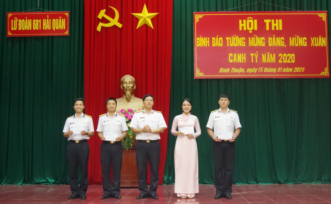 Đoàn cơ sở Lữ đoàn 681: Hội thi bình báo tường “Mừng Đảng, mừng Xuân”