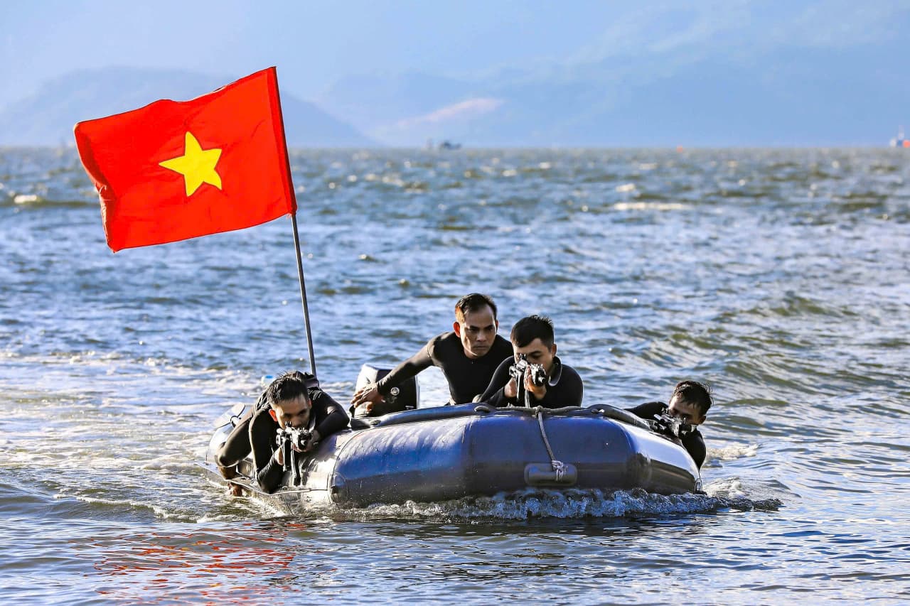 TÁC PHẨM MỚI: “Đặc công Hải quân khúc hát tự hào”