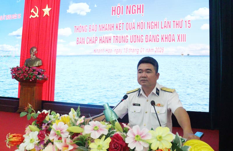 Trung đoàn 196 thông báo nhanh kết quả Hội nghị Trung ương 15