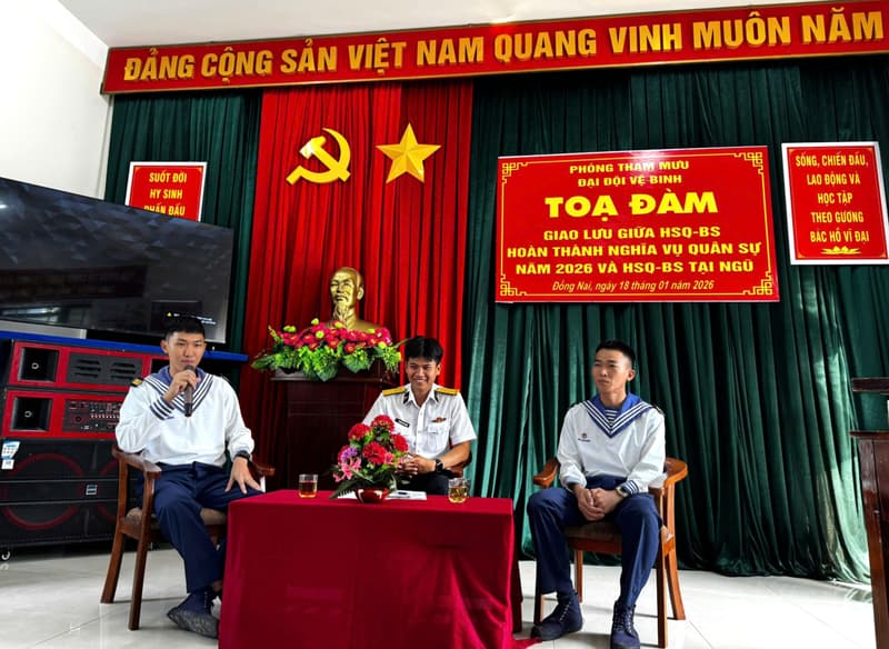 Trung tâm Bảo đảm kỹ thuật Vùng 2 Hải quân tiễn quân nhân xuất ngũ