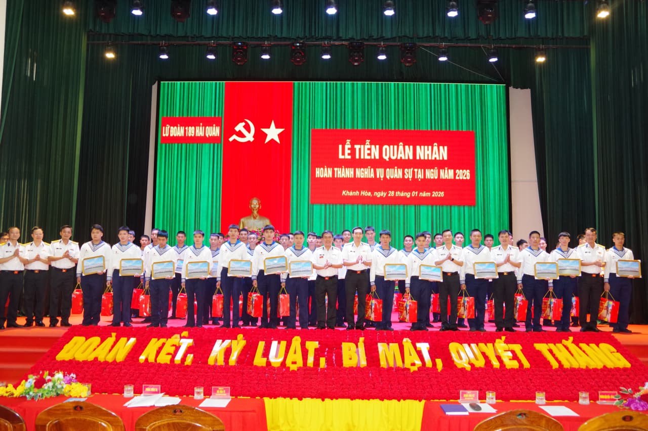 Lữ đoàn 189 chia tay hạ sĩ quan-binh sĩ hoàn thành nghĩa vụ quân sự