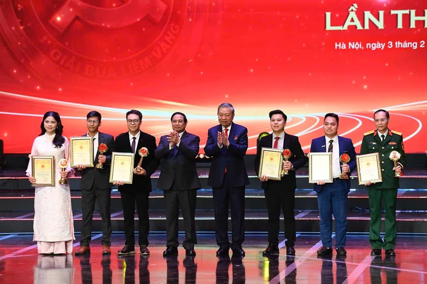 Tổng Bí thư Tô Lâm dự Lễ tuyên dương Bí thư chi bộ xuất sắc và trao Giải Búa liềm vàng lần thứ X năm 2025