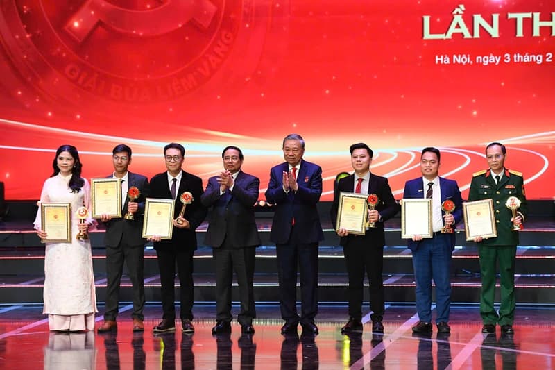 Tổng Bí thư Tô Lâm dự Lễ tuyên dương Bí thư chi bộ xuất sắc và trao Giải Búa liềm vàng lần thứ X năm 2025