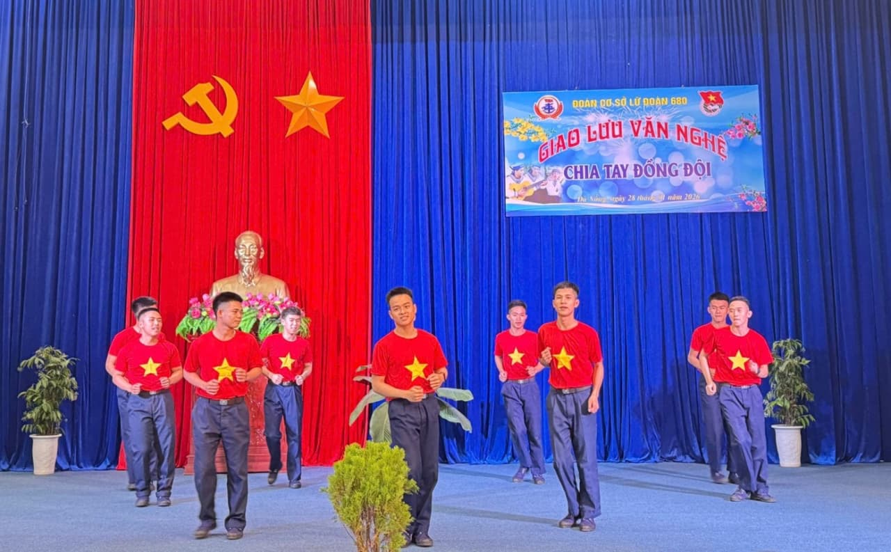 Lữ đoàn 680 tổ chức đêm giao lưu chia tay chiến sĩ xuất ngũ năm 2026