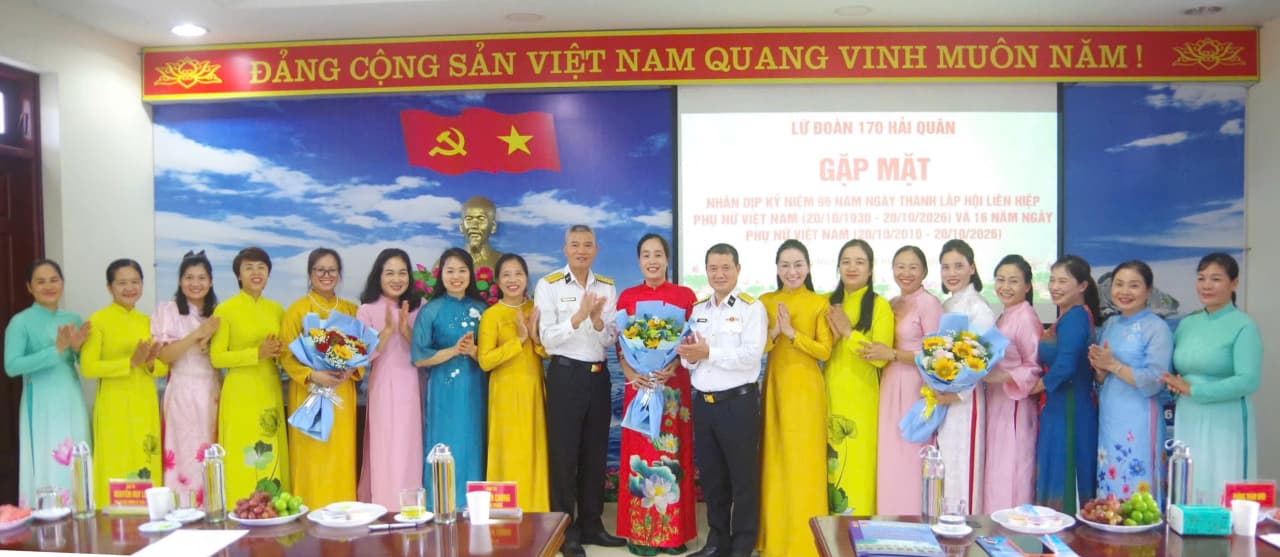 Lữ đoàn 170: Gặp mặt, chúc mừng cán bộ, hội viên phụ nữ dịp 20/10
