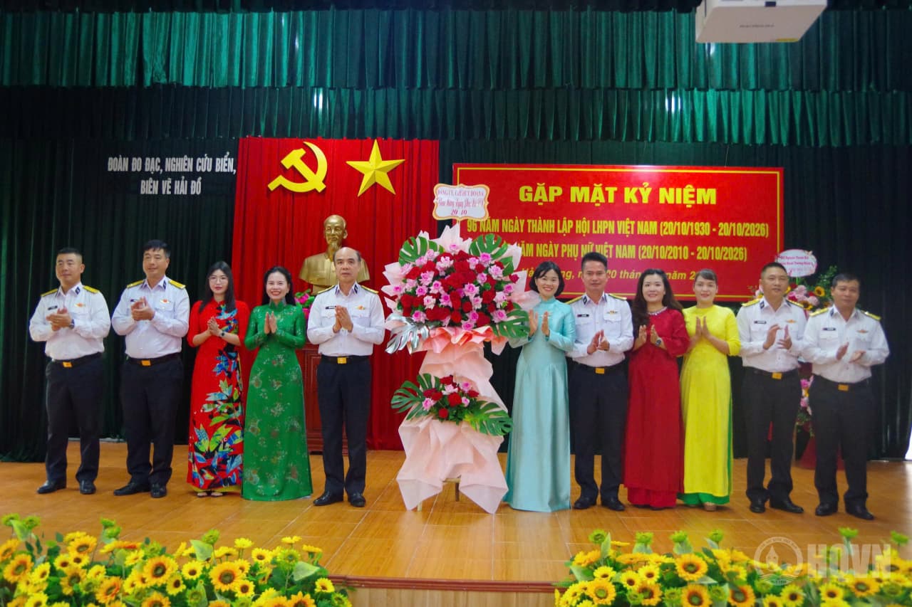 Đoàn Đo đạc, nghiên cứu biển, biên vẽ hải đồ gặp mặt giao lưu nhân Ngày Phụ nữ Việt Nam