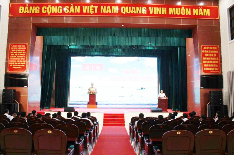 Lữ đoàn 131 khai giảng khóa đào tạo tiếng Anh năm 2026