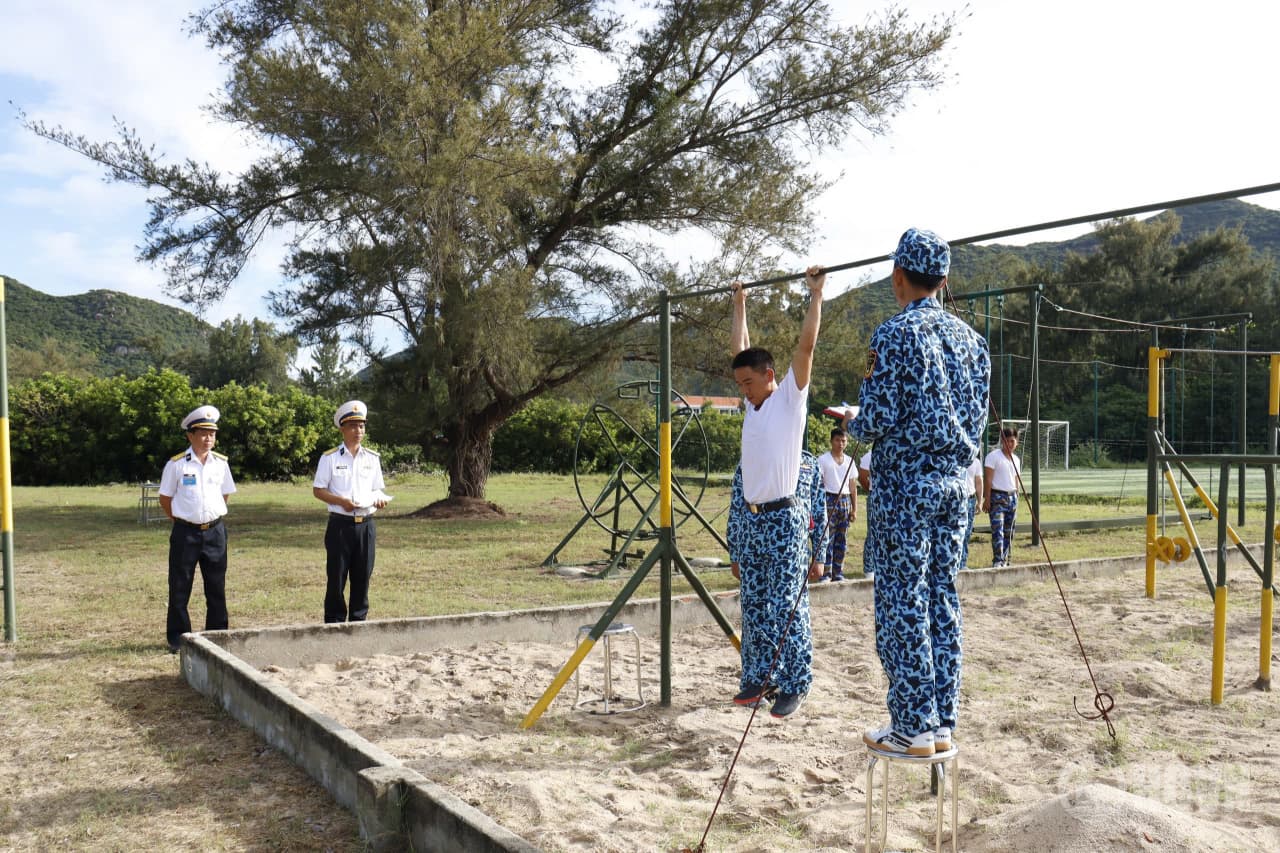 Quân chủng Hải quân kiểm tra đơn vị vững mạnh toàn diện “mẫu mực, tiêu biểu” các đơn vị tại Cam Ranh