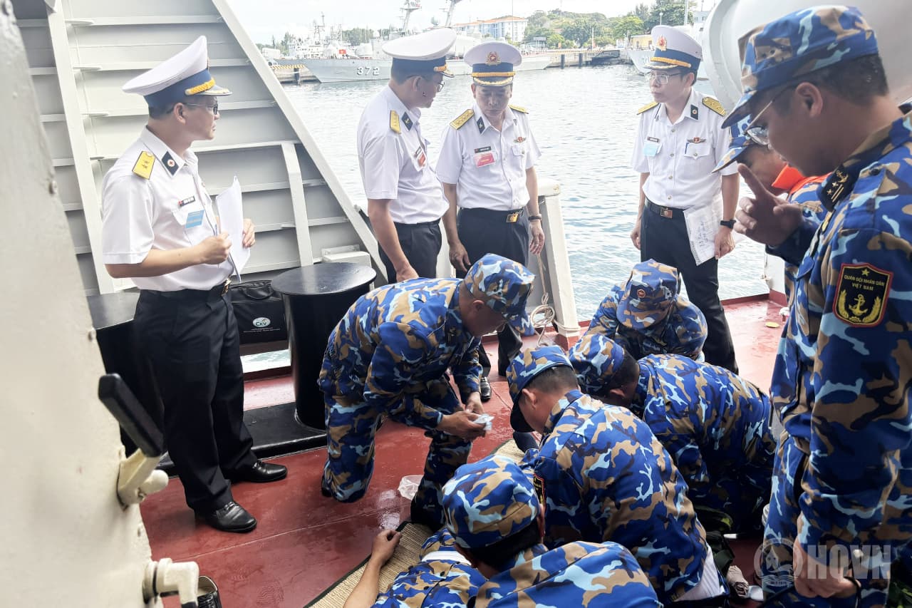 Chấm thi 4 chuyên ngành hậu cần tại Lữ đoàn 162