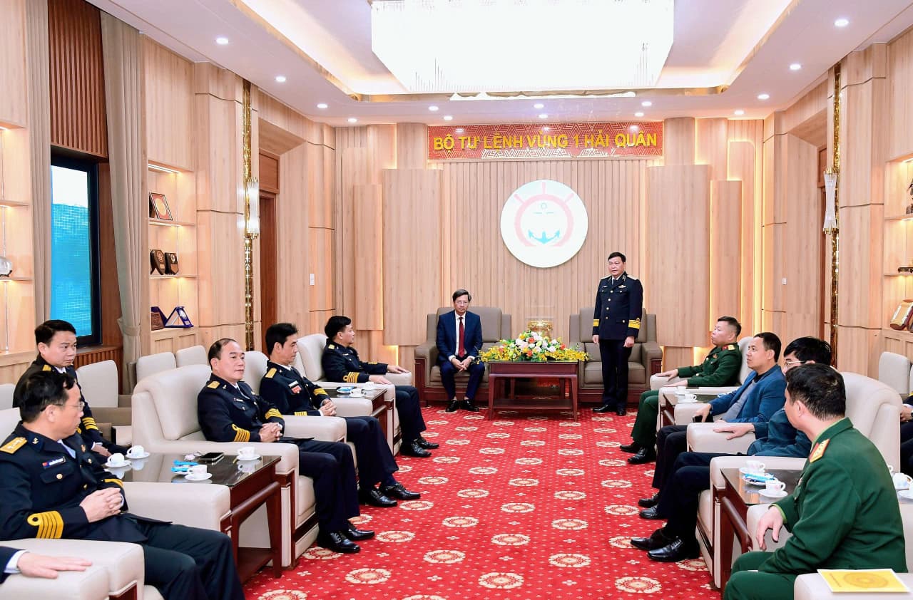 Lãnh đạo TP. Hải Phòng thăm, chúc Tết cán bộ, chiến sĩ Vùng 1 Hải quân