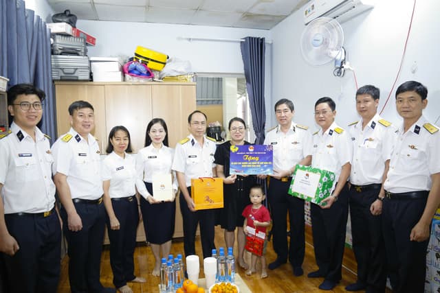 Binh đoàn 20: Trọn vẹn nghĩa tình, chăm lo Tết cho người lao động