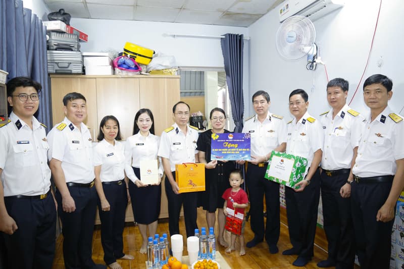 Binh đoàn 20: Trọn vẹn nghĩa tình, chăm lo Tết cho người lao động