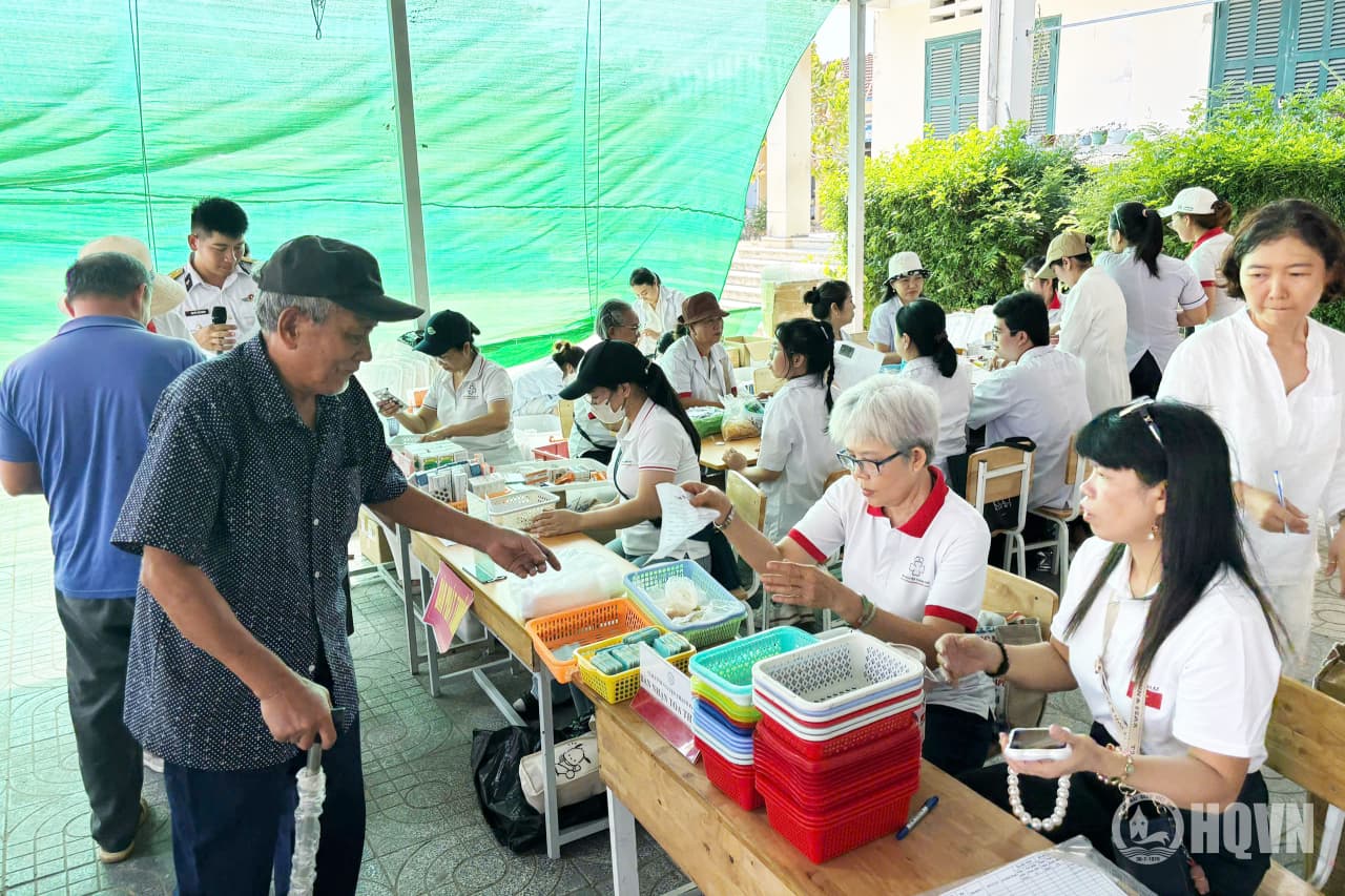 Lữ đoàn 162 phối hợp khám bệnh cho đối tượng chính sách