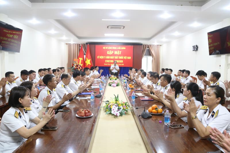 Vùng 4 Hải quân gặp mặt kỷ niệm 71 năm Ngày Thầy thuốc Việt Nam