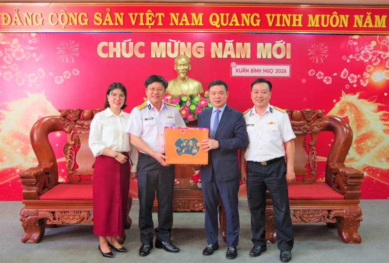 Học viện Hải quân chúc Tết các cơ quan, đơn vị tỉnh Đắk Lắk