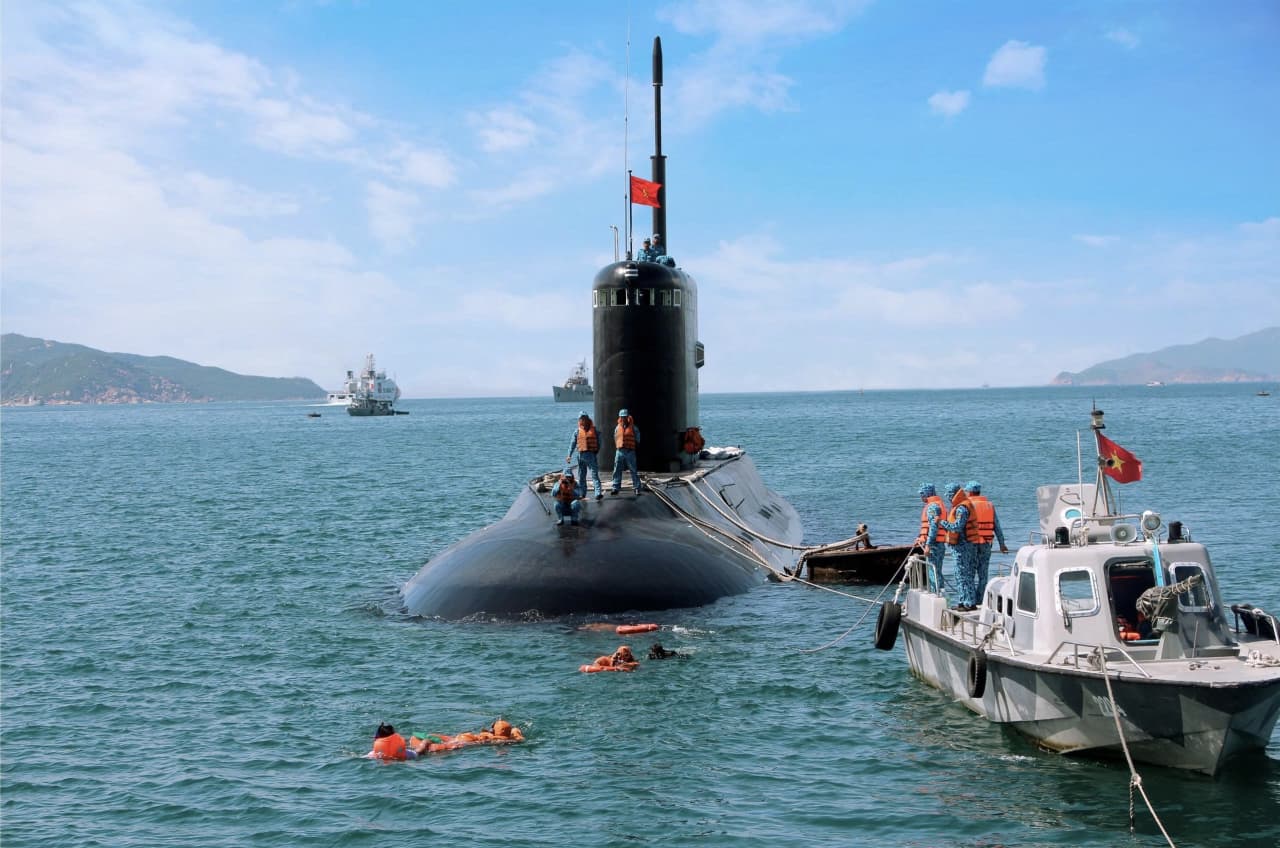 Tàu ngầm 186 - Đà Nẵng: Hành trình 10 năm chinh phục lòng biển