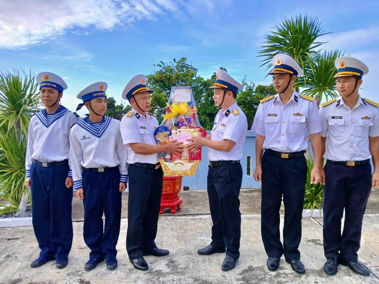 Bộ Tư lệnh Vùng 4 kiểm tra và chúc Tết tại Tiểu đoàn 458