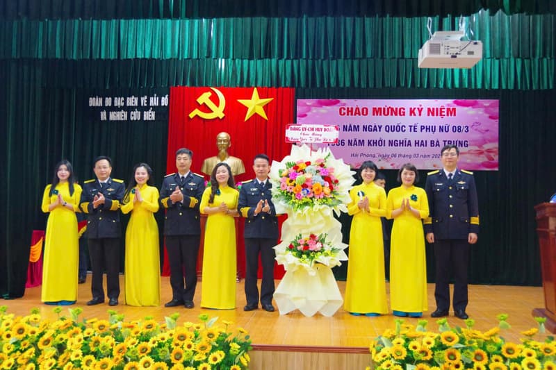 Đoàn Đo đạc biên vẽ hải đồ và nghiên cứu biển tổ chức nhiều hoạt động dịp 8/3