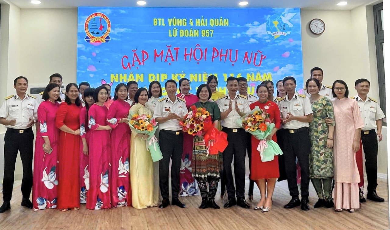 Lữ đoàn 957 gặp mặt cán bộ, hội viên phụ nữ dịp 8/3