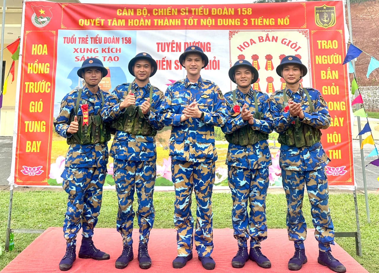 Tiểu đoàn 158 bắn tập tổng hợp cho chiến sĩ mới