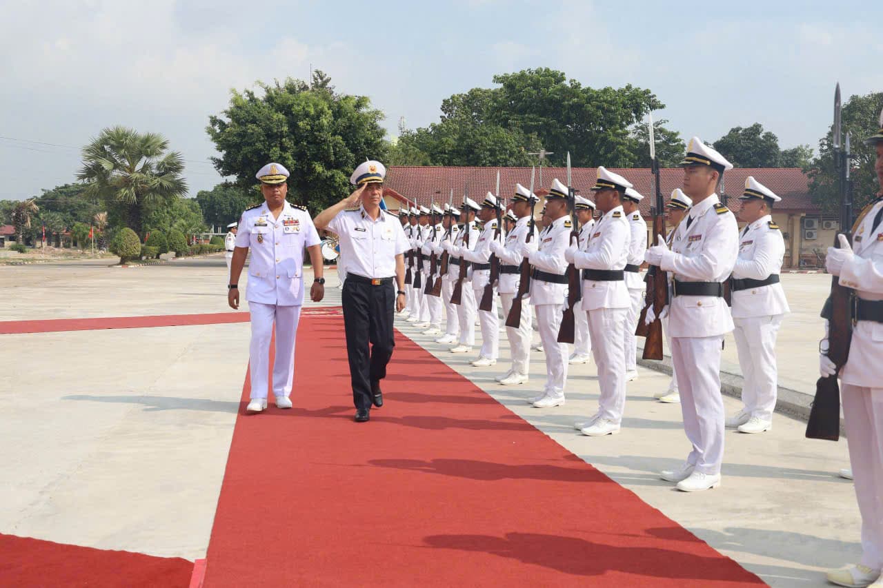 Đoàn công tác Hải quân nhân dân Việt Nam thăm và làm việc với Hải quân Hoàng gia Campuchia