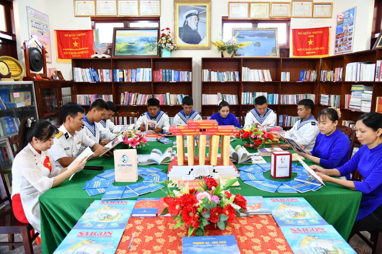 Gìn giữ và lan tỏa văn hóa đọc ở Trường Sa