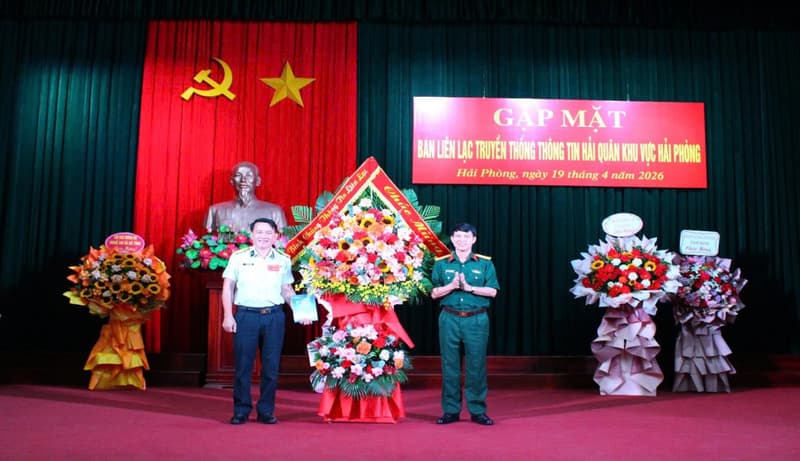 Gặp mặt Ban liên lạc truyền thống Thông tin Hải quân khu vực Hải Phòng