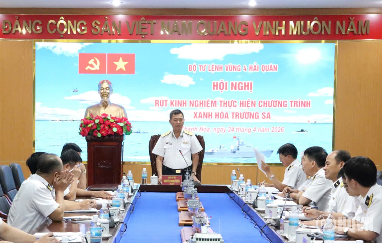 Vùng 4 Hải quân rút kinh nghiệm thực hiện chương trình “Xanh hóa Trường Sa”