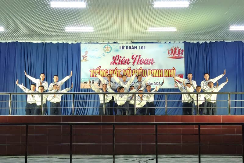 Sôi nổi liên hoan “Tiếng hát - Vũ điệu binh nhì” ở Lữ đoàn 101