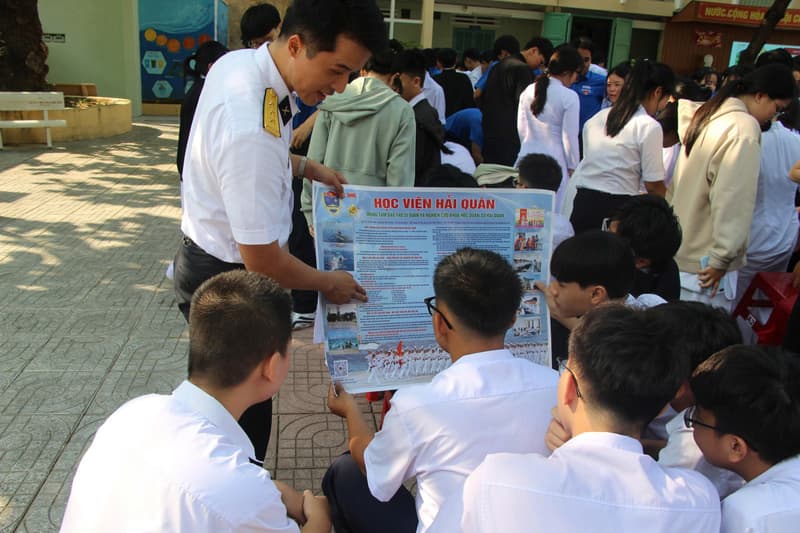 Lữ đoàn 146 tuyên truyền thu hút nguồn lực xây dựng Quân chủng Hải quân hiện đại