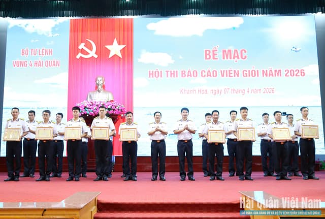 Vùng 4 Hải quân: 38 đồng chí được công nhận danh hiệu báo cáo viên giỏi năm 2026