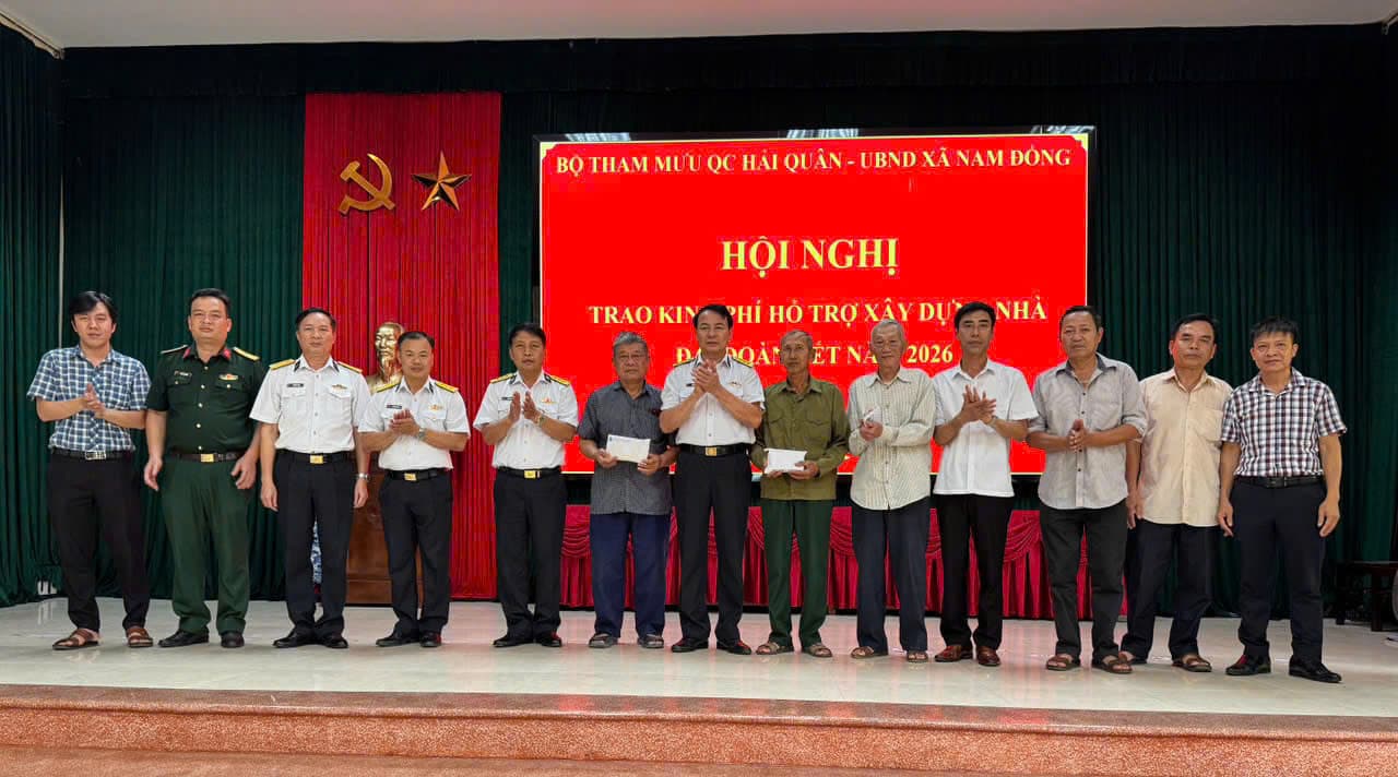 Bộ Tham mưu Hải quân: Bàn giao kinh phí hỗ trợ xây dựng “Nhà đại đoàn kết”