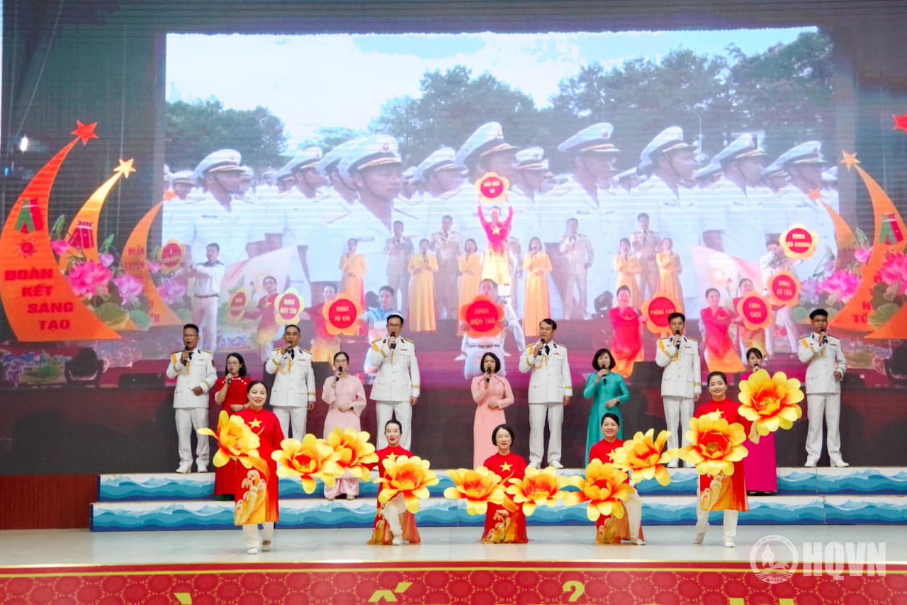 Giao lưu nghệ thuật “Biển đảo - Tổ quốc trong tim”