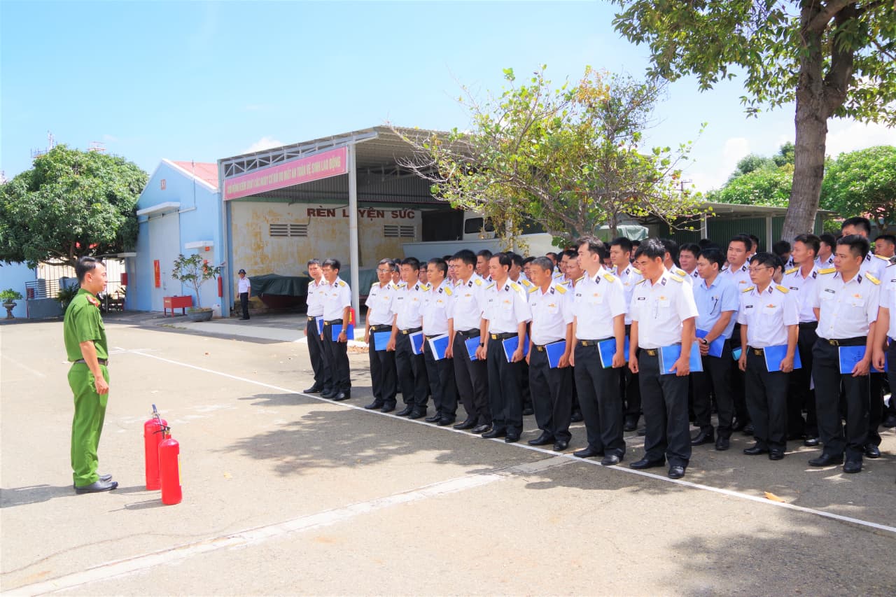 Công ty Hải sản Trường Sa phát động Tháng hành động về an toàn, vệ sinh lao động và Tháng công nhân năm 2026