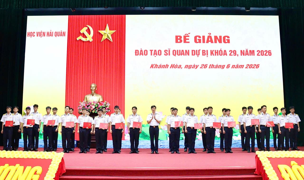 Học viện Hải quân bế giảng đào tạo sĩ quan dự bị