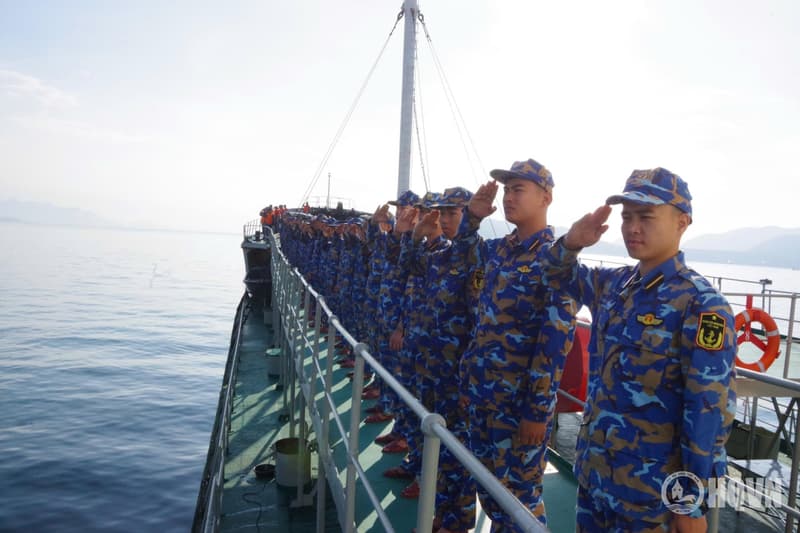 Tàu 936 khởi hành thực hiện nhiệm vụ huấn luyện đi biển đường dài