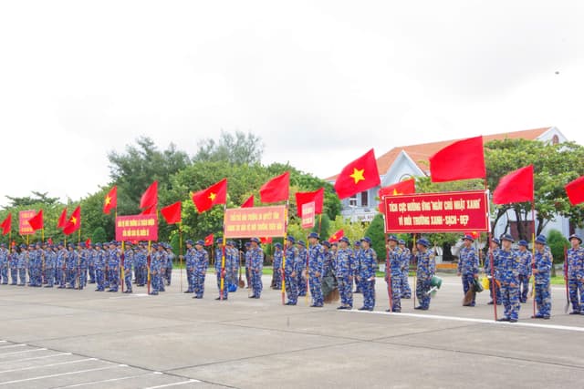 Lữ đoàn 146: Sôi nổi “Ngày Chủ nhật xanh”