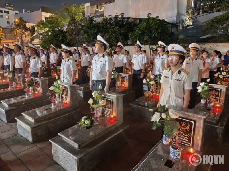 Tuổi trẻ Hải đoàn 128 thắp nến tri ân nhân dịp kỷ niệm 79 năm Ngày Thương binh - Liệt sĩ