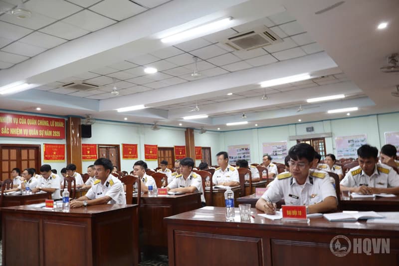 Lữ đoàn 83 học tập các chuyên đề pháp luật năm 2026