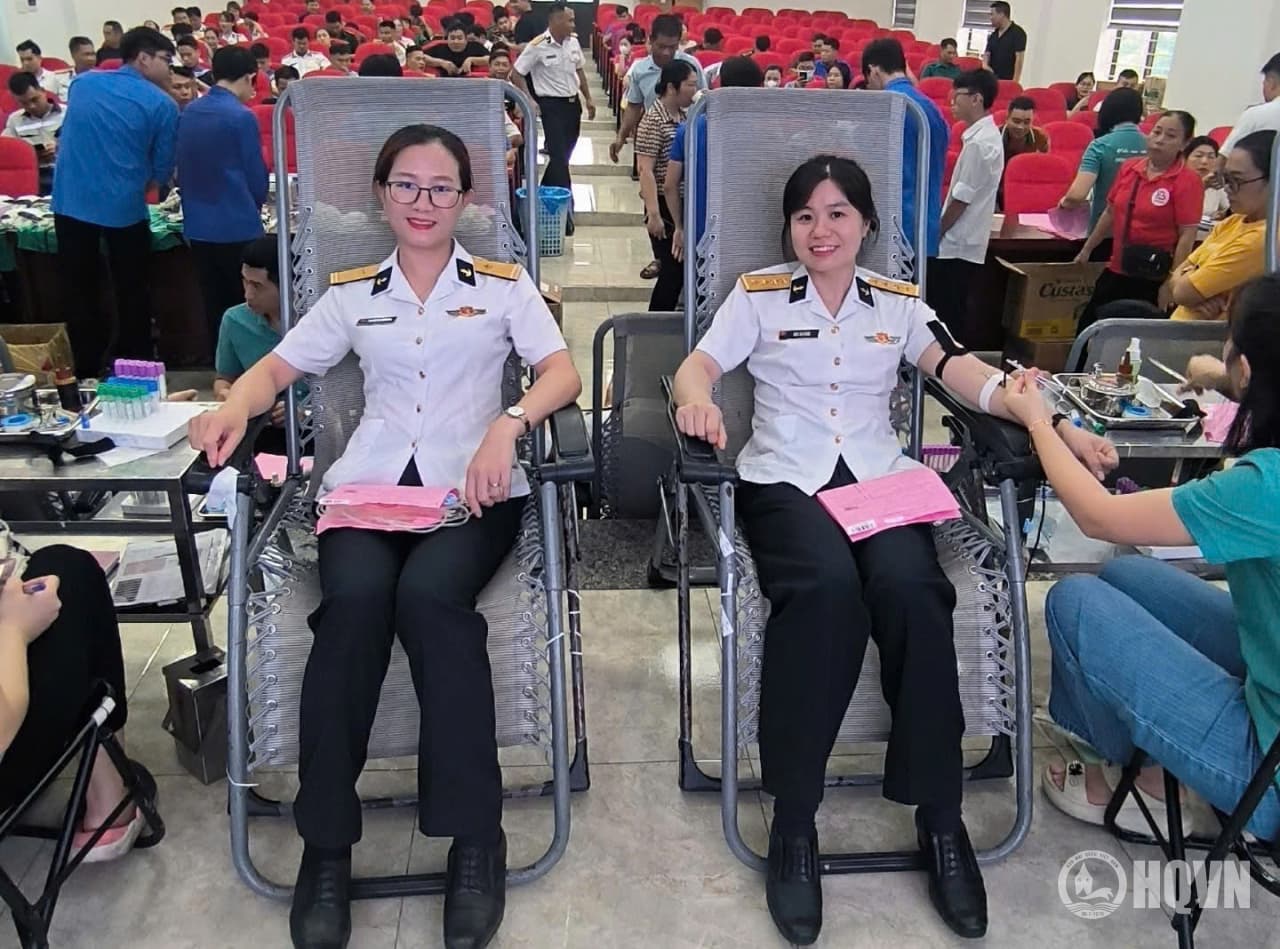 Cán bộ, nhân viên Công ty 128 tham gia hiến máu tình nguyện