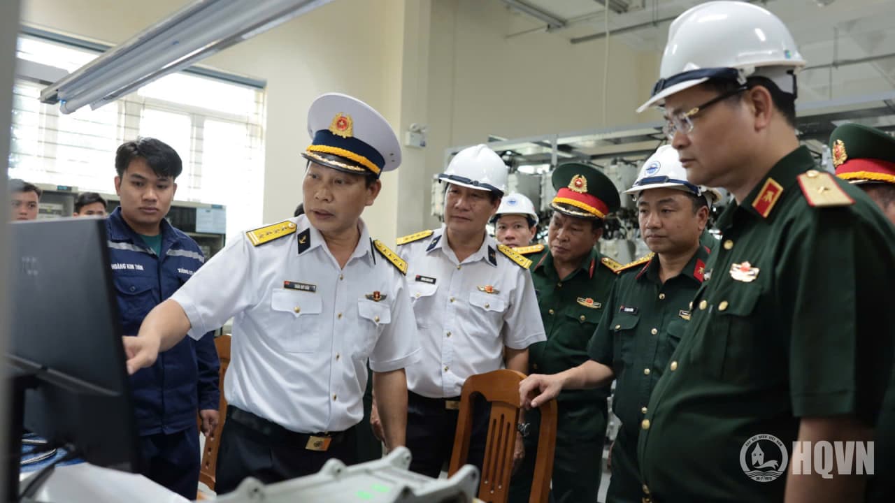 Đoàn công tác Tổng cục Hậu cần - Kỹ thuật kiểm tra Nhà máy X52