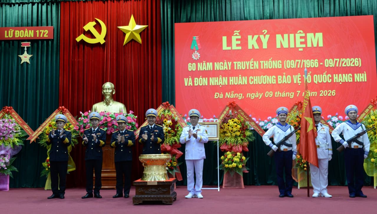 Thượng tướng Phạm Hoài Nam dự Lễ kỷ niệm 60 năm Ngày truyền thống Lữ đoàn 172