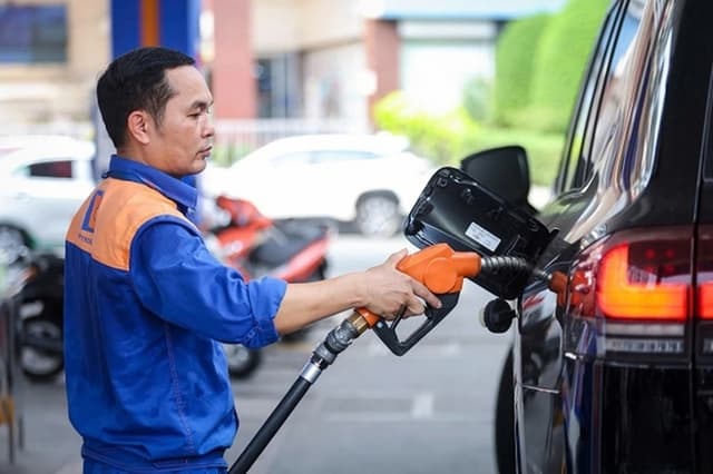 Kéo dài thời hạn áp dụng ưu đãi thuế xăng dầu đến hết năm 2026