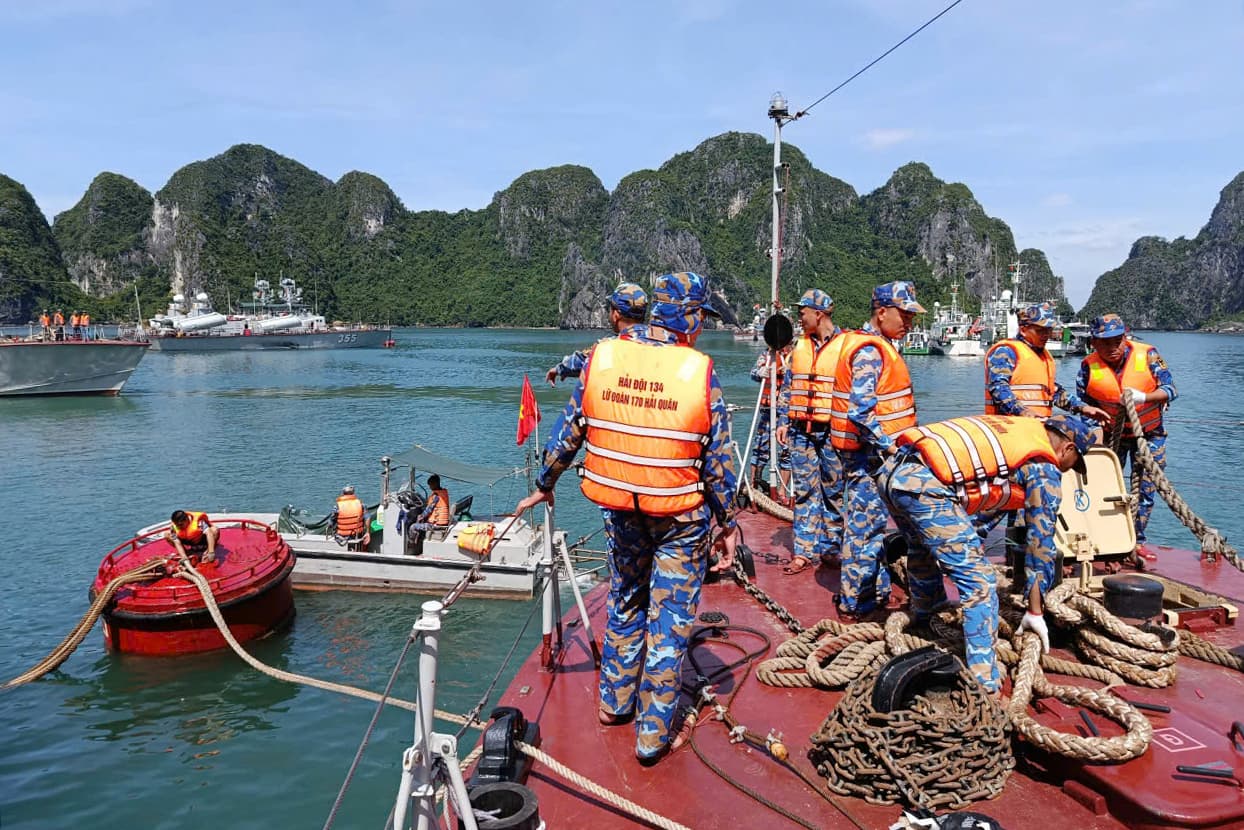 Bộ Tư lệnh Hải quân điện chỉ đạo các đơn vị chủ động phòng chống bão số 4
