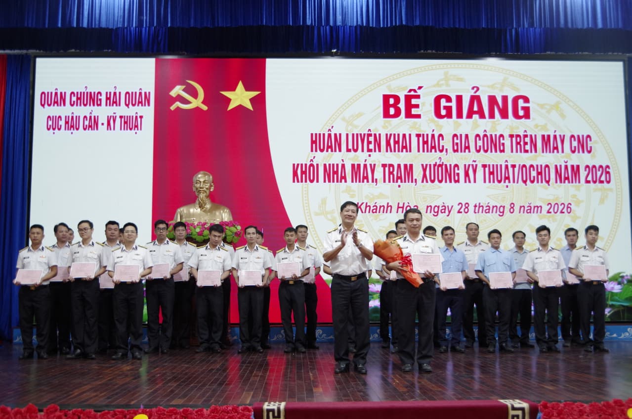 Bế giảng khóa huấn luyện khai thác, sử dụng máy gia công CNC