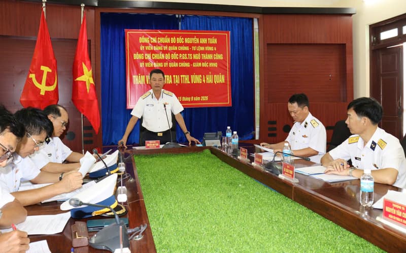 Kiểm tra công tác đào tạo giai đoạn I cho học viên Học viện Hải quân