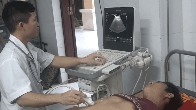 Đảo Song Tử Tây cấp cứu ngư dân bị bệnh trên biển