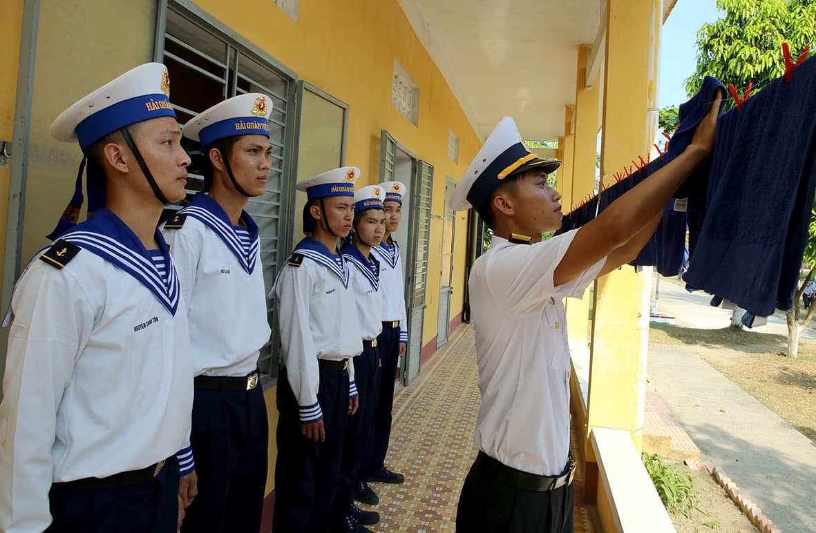 Những bài học đầu tiên trong quân ngũ