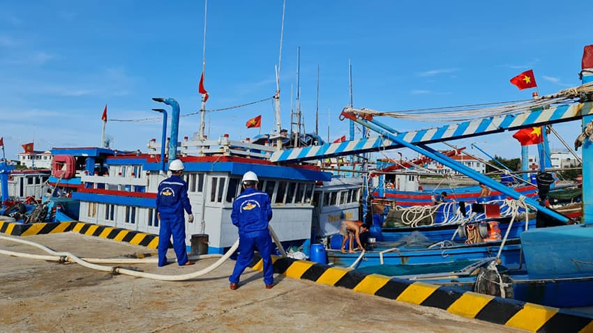 Hỗ trợ kỹ thuật cho các tàu cá bị sự cố trên biển